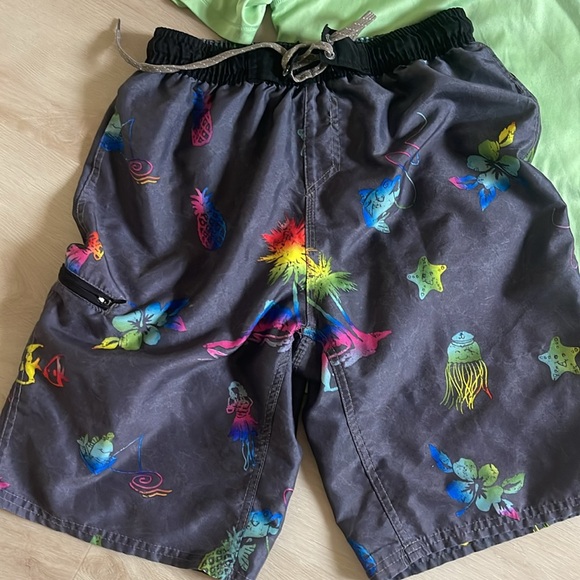 Boys swim bundle size L (10/12) in good condition - Picture 2 of 6